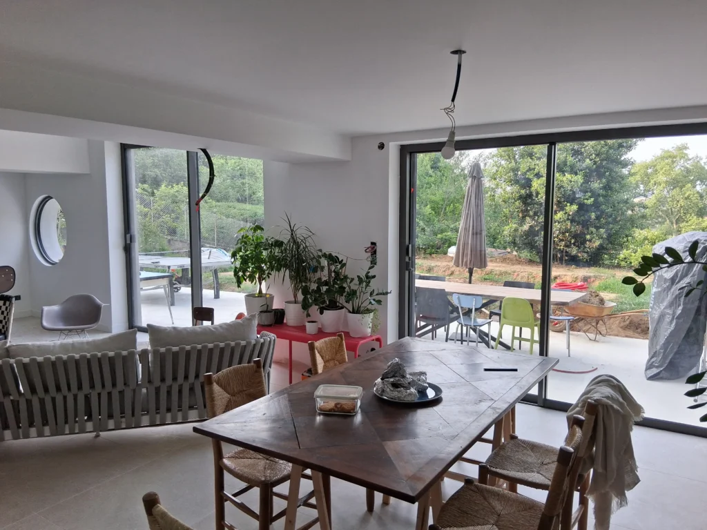 Rénovation d'un salon, travaux de peinture et de platrerie